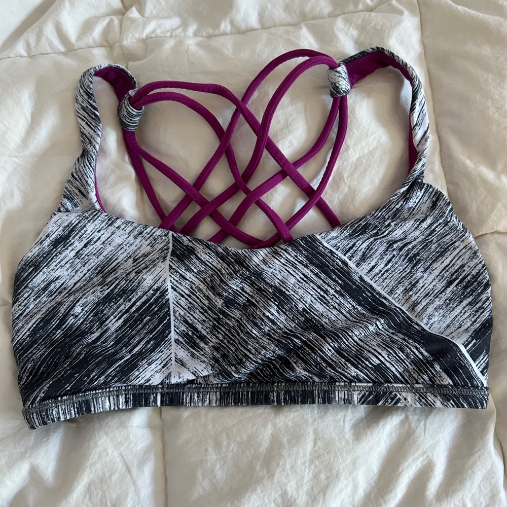 LULULEMON SPORTS BRA